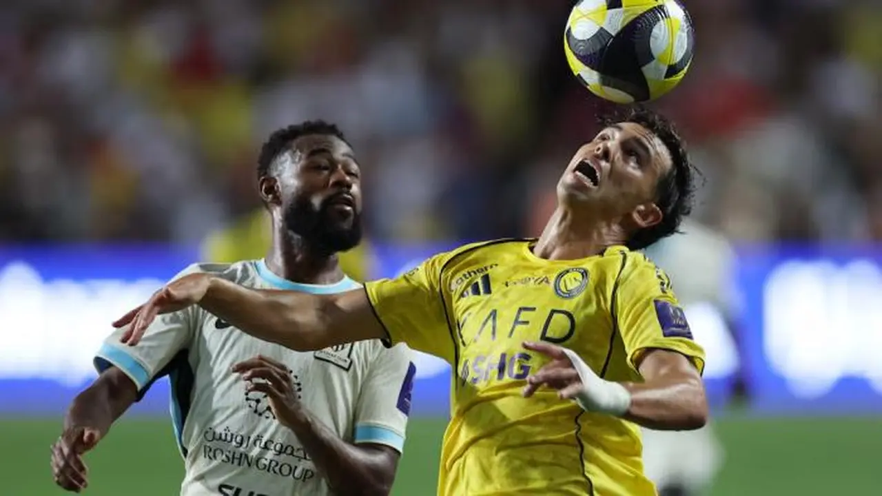 ضبط أجهزة الاستقبال.. تردد القنوات الناقلة لمواجهة النصر والاتحاد في الدوري السعودي 2026